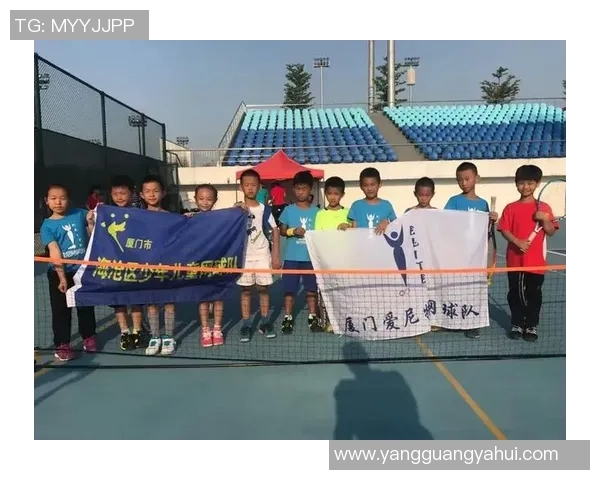 赛后分析：北京网球队与广州网球队的团队协作与战术对比探讨